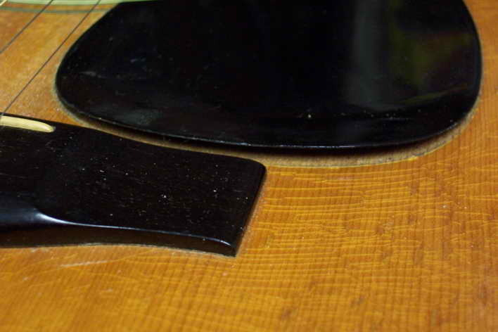 Pickguard Reparatur an Martin Dreadnought