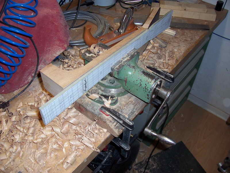 Anpassen der Halsbreite