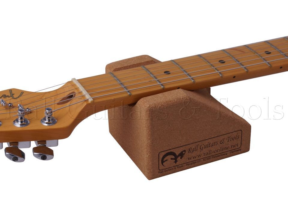 Kork-Halsunterlage für Gitarrenwartung (Neck Rest) Kork-Halsunterlage für Gitarrenwartung (Neck Rest)