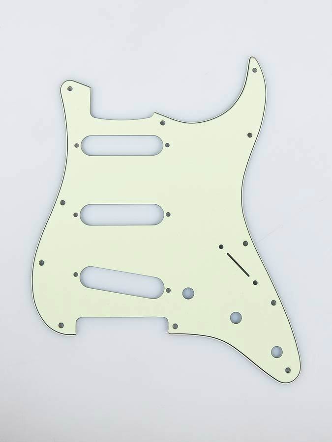 Fender Modern Style Stratocaster®SSS 11-Loch MG PG Fender Modern Style Stratocaster®SSS 11-Loch MG PG