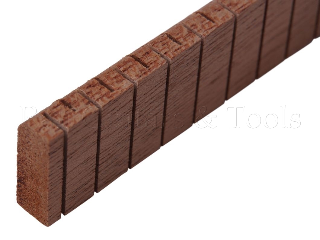 Reifchen doppelcut Mahagoni 6x17x740mm 10`er Satz Reifchen doppelcut Mahagoni 6x17x740mm 10`er Satz