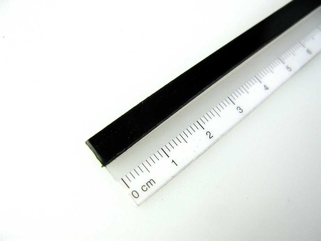 Randeinlage ABS, schwarz 2mm; 6x2x1450mm
