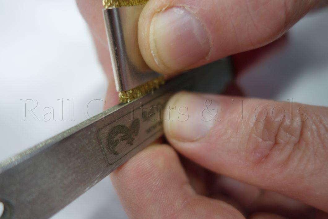 Schiebebürste Messing 25mm - Bundfeilen Reinigung Schiebebürste Messing 25mm - Bundfeilen Reinigung