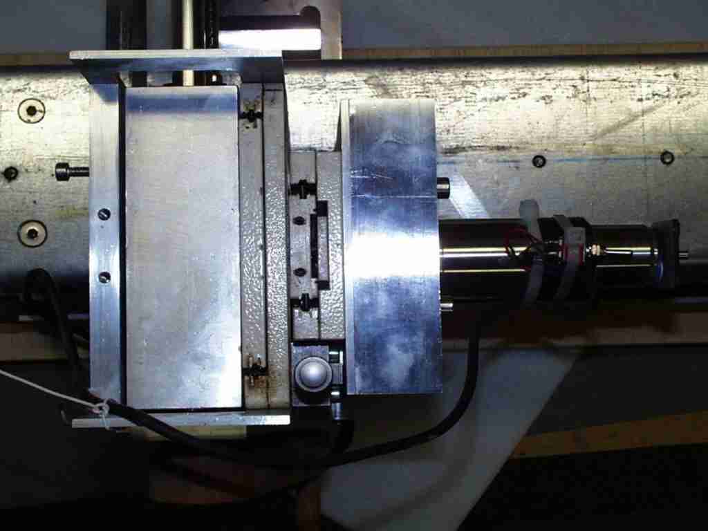Bundsäge mit digitalem Maßstab