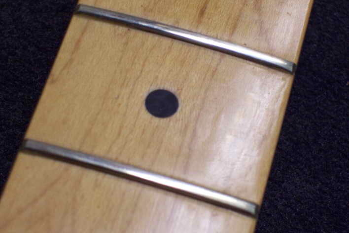 Segment-Lackierung an Fender Stratocaster Ahorn-Griffbrett