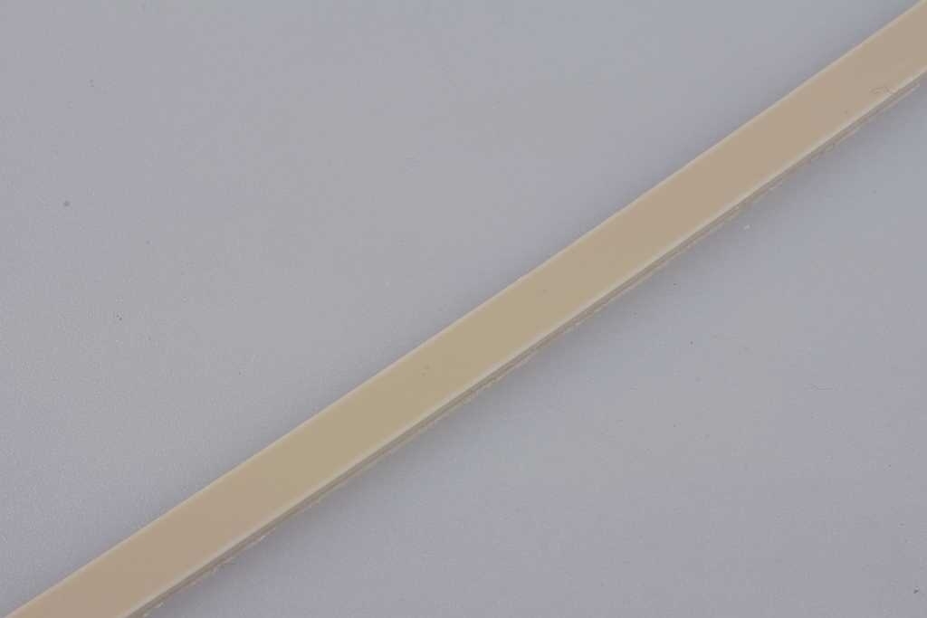 Randeinlage ABS, hell elfenbein 6x0,5x1560mm Randeinlage ABS, hell elfenbein 6x0,5x1560mm