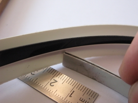 Zierstreifen Plastik w/s/w 3lagig, (3x0,5)x6x1560