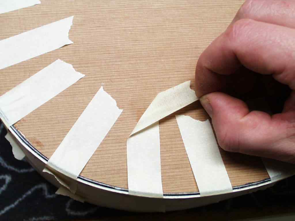 Entfernen der Klebestreifen