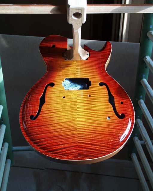 Lackierung "Indie" Gitarre