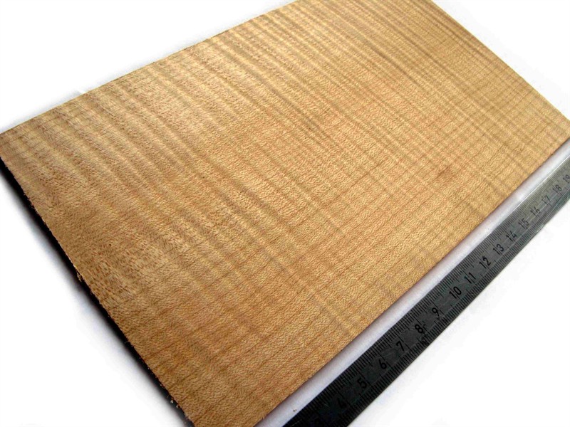 Kopfplatte Rohling Riegelahorn 200x90-110x1,8 Kopfplatte Rohling Riegelahorn 200x90-110x1,8