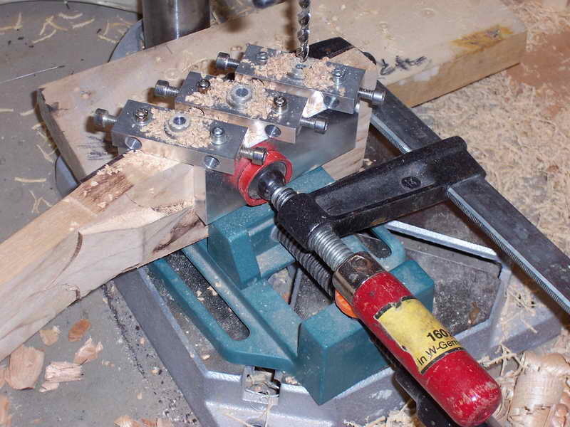 Bohren der Mechanikenlöcher