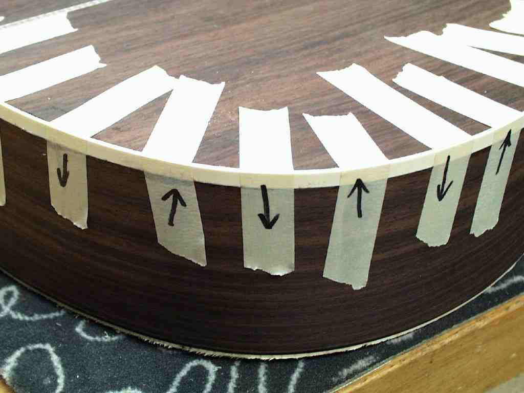 Aufbringen der Klebestreifen