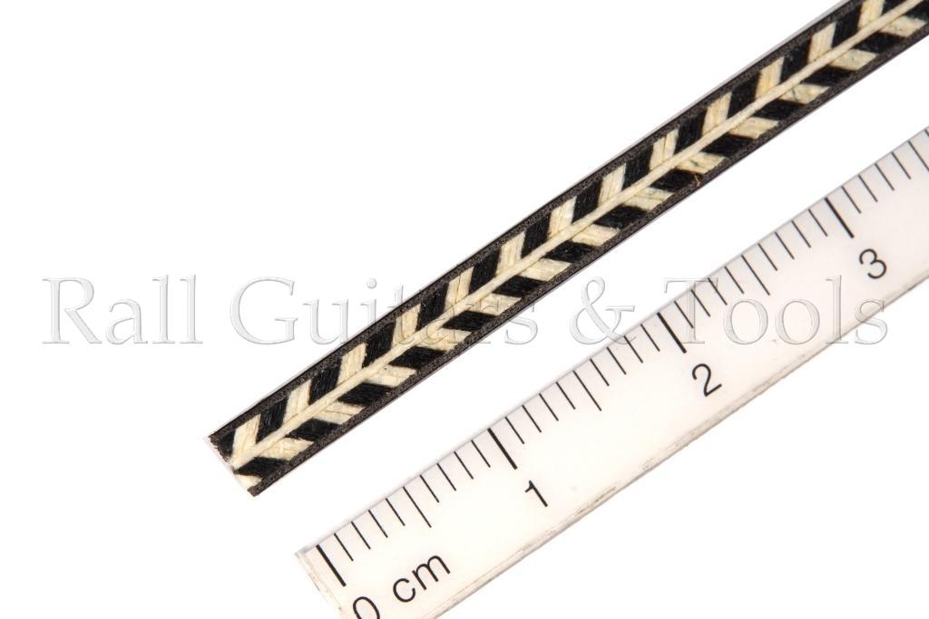 Herringbone Randeinlage -Weit- Fiber 1,5x3,5x800mm Herringbone Randeinlage -Weit- Fiber 1,5x3,5x800mm