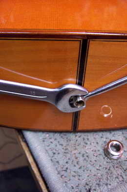 B-Band A1N-1470 Tonabnehmer-Einbau in eine Konzertgitarre