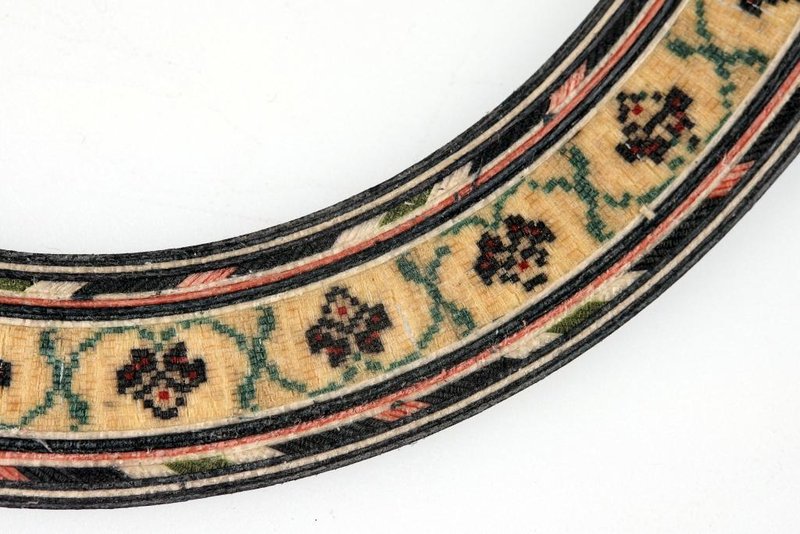 Rosette r/b/w/s Floral, Innen.Ø=91,5 b=18 h=1 Rosette r/b/w/s Floral, Innen.Ø=91,5 b=18 h=1