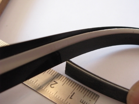 Zierstreifen Plastik; s/w/s 3-lagig; (3x0,5)x6x1560