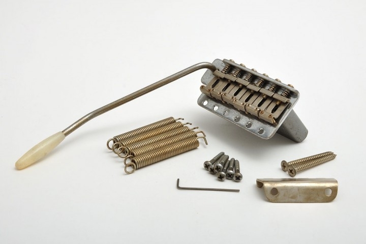 Gotoh GE101TS RELIC Tremolo Stahl Block Aged Chrom Gotoh GE101TS RELIC Tremolo Stahl Block Aged Chrom