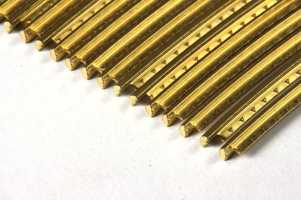 Bunddraht Glockenbronze 26 St 6-string 1,4 x 2,9mm Bunddraht Glockenbronze 26 St 6-string 1,4 x 2,9mm